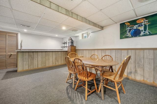 1727 Roosa Lane, Elk Grove Village, IL 60007