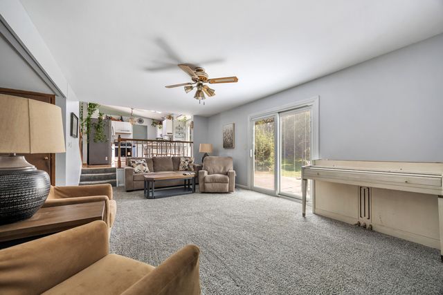 1727 Roosa Lane, Elk Grove Village, IL 60007
