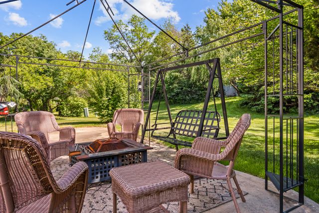 1727 Roosa Lane, Elk Grove Village, IL 60007
