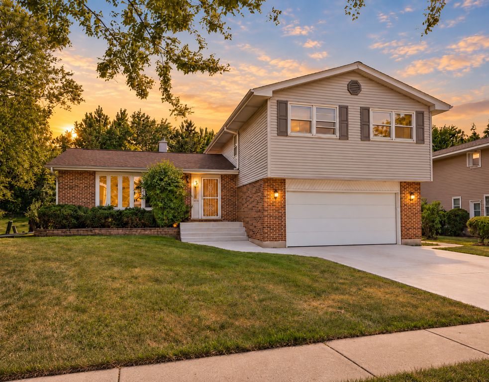 1727 Roosa Lane, Elk Grove Village, IL 60007