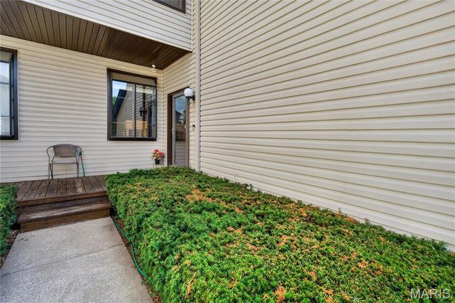 11525 Pineberry Drive, St Louis, MO 63146