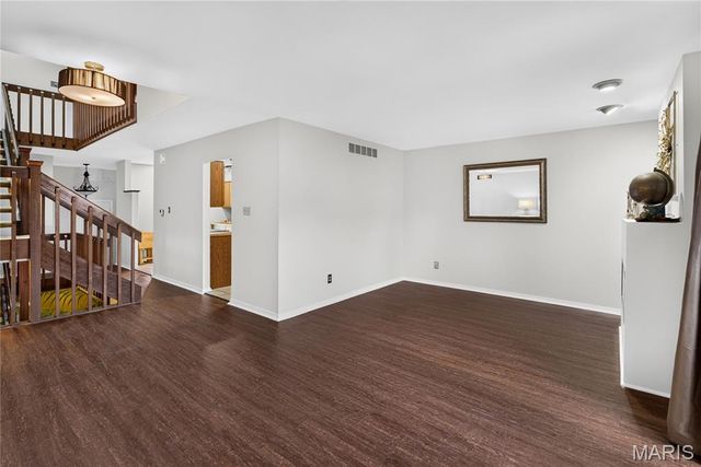 11525 Pineberry Drive, St Louis, MO 63146