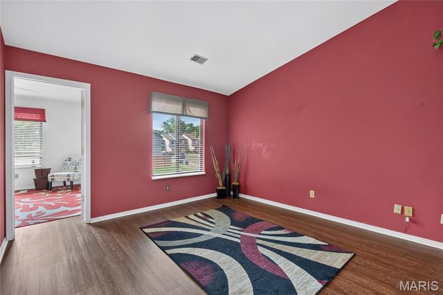 11525 Pineberry Drive, St Louis, MO 63146