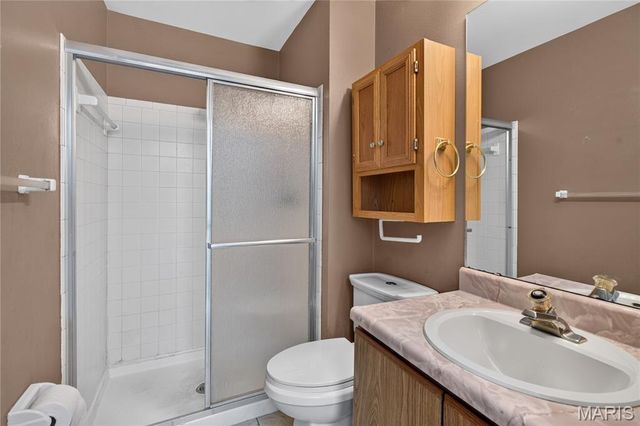 11525 Pineberry Drive, St Louis, MO 63146
