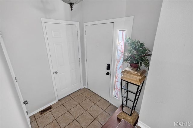 11525 Pineberry Drive, St Louis, MO 63146