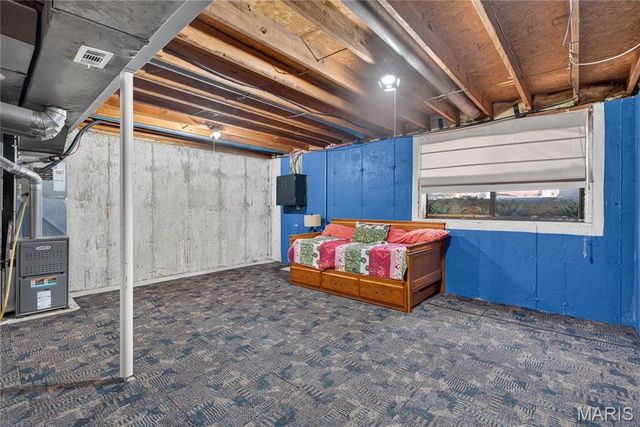 11525 Pineberry Drive, St Louis, MO 63146