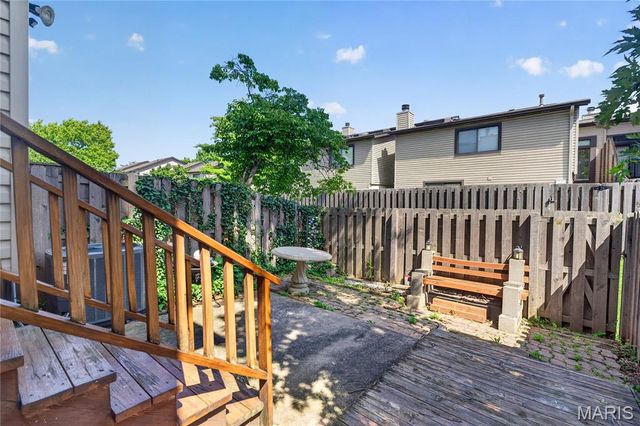 11525 Pineberry Drive, St Louis, MO 63146