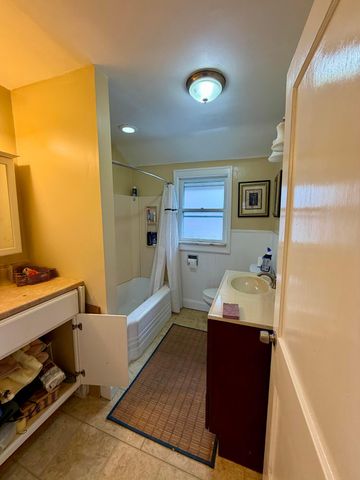 13705 Courtland Avenue, Cleveland, OH 44111