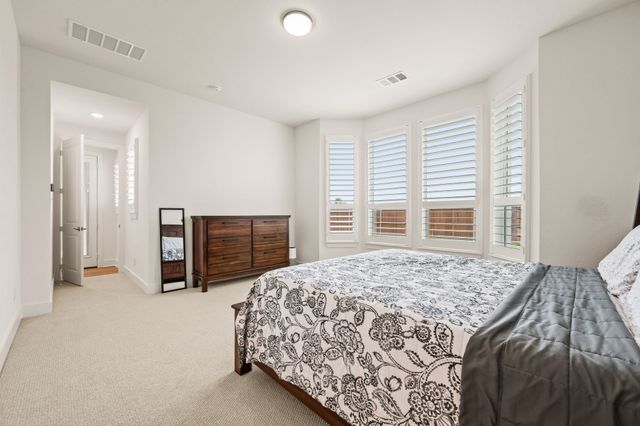 16325 Renault Street, Justin, TX 76247
