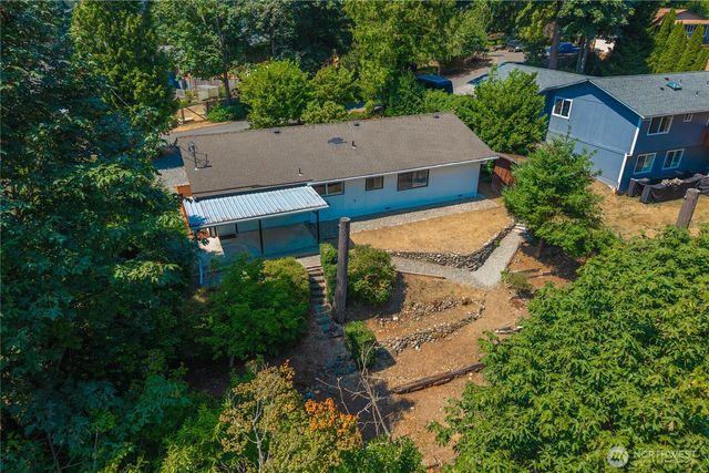 26012 221st Place SE, Maple Valley, WA 98038
