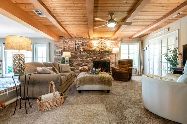 14912 Lipson Avenue, Visalia, CA 93292