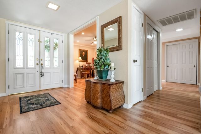 14912 Lipson Avenue, Visalia, CA 93292