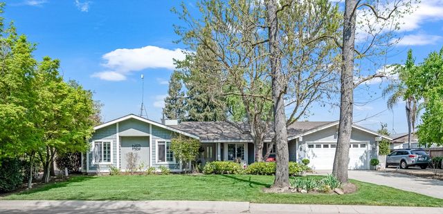 14912 Lipson Avenue, Visalia, CA 93292