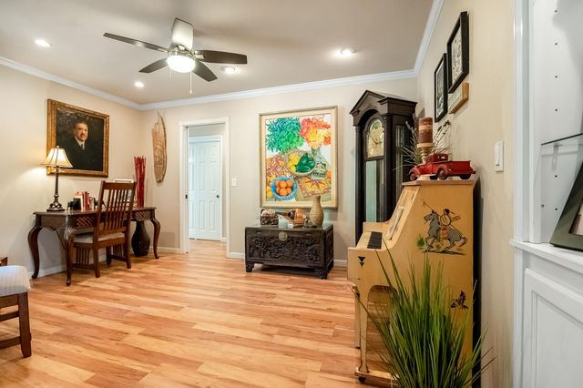 14912 Lipson Avenue, Visalia, CA 93292