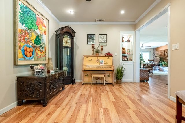 14912 Lipson Avenue, Visalia, CA 93292