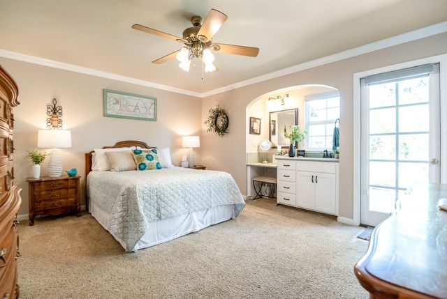 14912 Lipson Avenue, Visalia, CA 93292