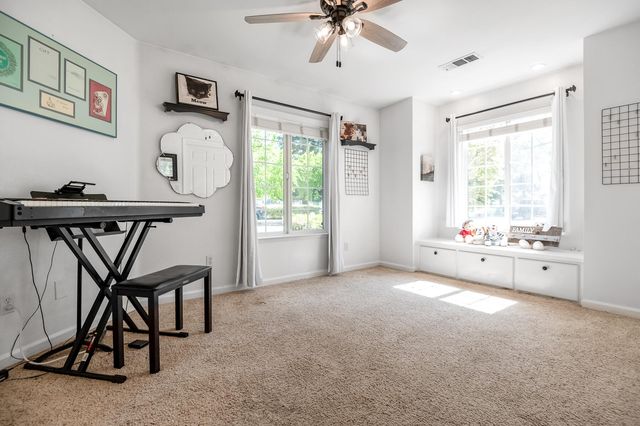 14912 Lipson Avenue, Visalia, CA 93292