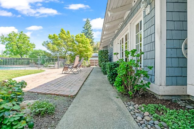 14912 Lipson Avenue, Visalia, CA 93292