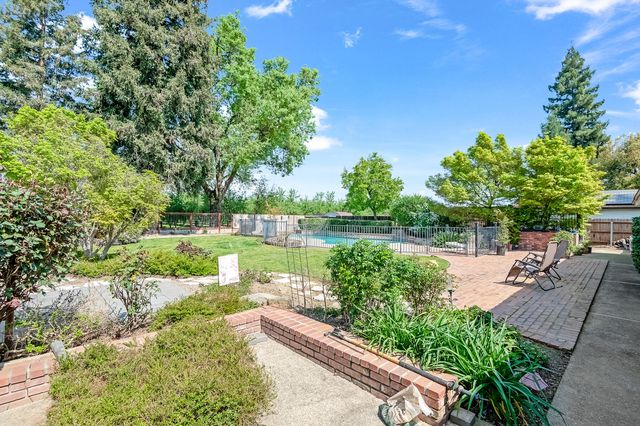 14912 Lipson Avenue, Visalia, CA 93292