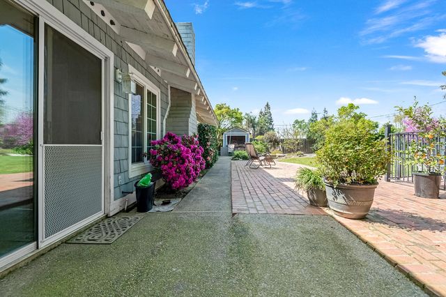 14912 Lipson Avenue, Visalia, CA 93292