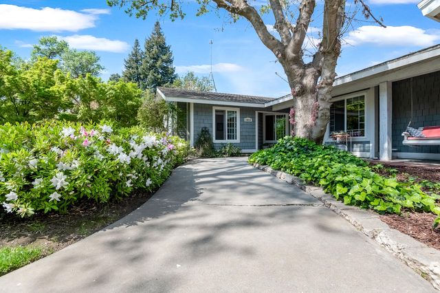 14912 Lipson Avenue, Visalia, CA 93292