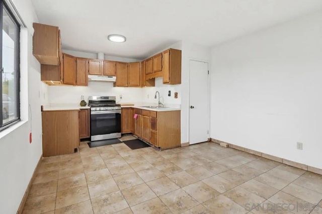 7705 Hunthaven Rd, San Diego, CA 92114