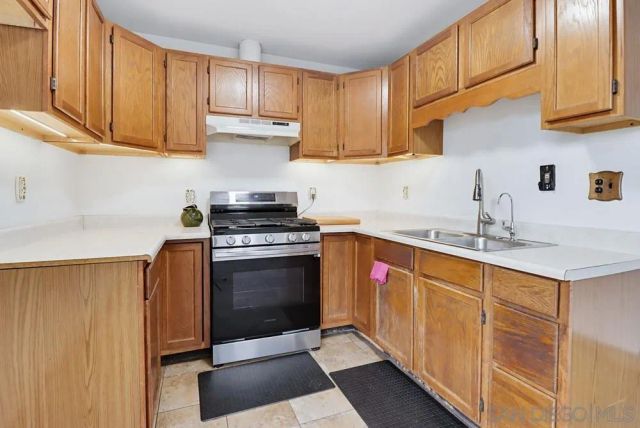 7705 Hunthaven Rd, San Diego, CA 92114