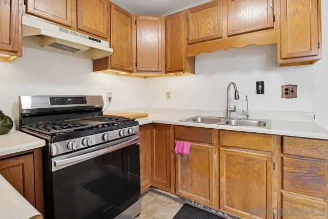 7705 Hunthaven Rd, San Diego, CA 92114