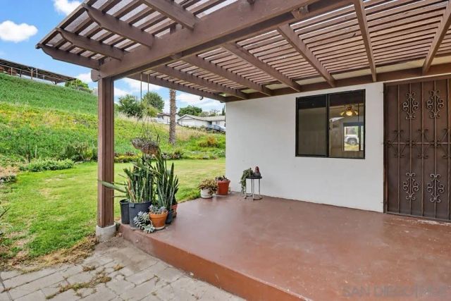 7705 Hunthaven Rd, San Diego, CA 92114