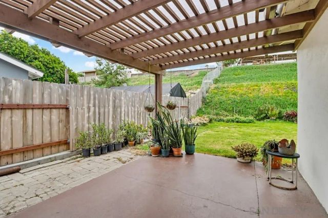 7705 Hunthaven Rd, San Diego, CA 92114