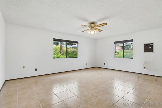 7705 Hunthaven Rd, San Diego, CA 92114