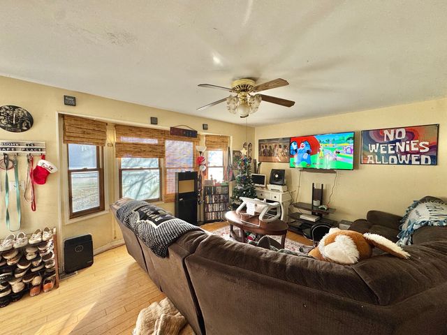 214 Orleans Street, Carpentersville, IL 60110