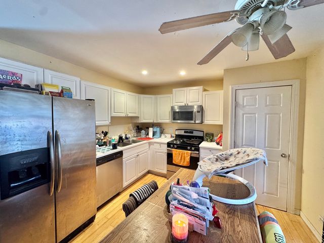 214 Orleans Street, Carpentersville, IL 60110