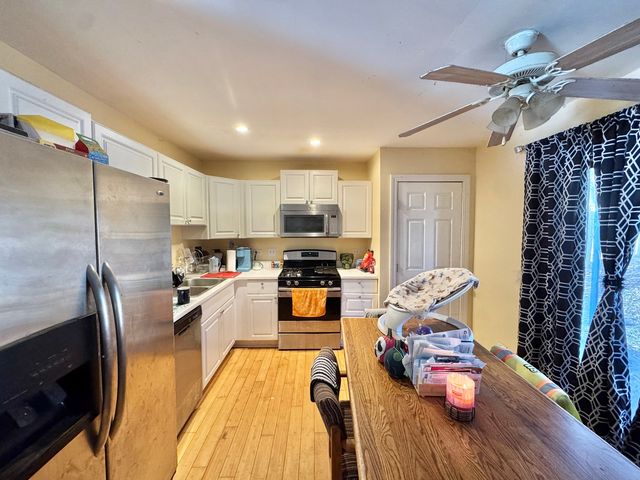 214 Orleans Street, Carpentersville, IL 60110