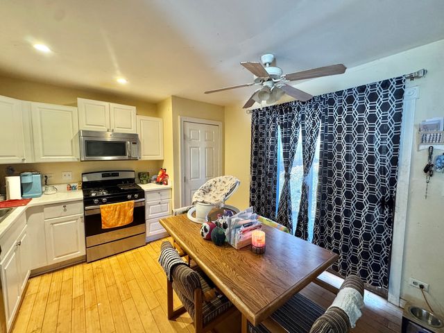 214 Orleans Street, Carpentersville, IL 60110