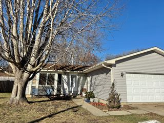 214 Orleans Street, Carpentersville, IL 60110