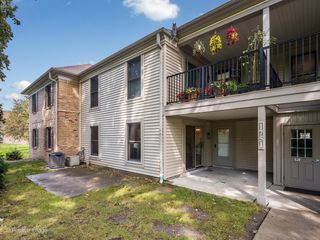 1751 Sussex Walk D, Hoffman Estates, IL 60169