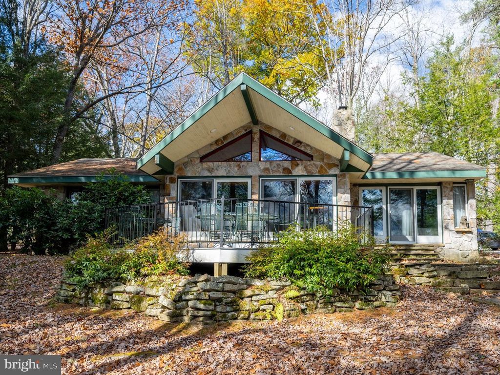 727 HARVEYS PENINSULA RD, Swanton, MD 21561