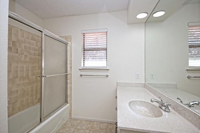 105 CRESCENT BLF, Austin, TX 78734