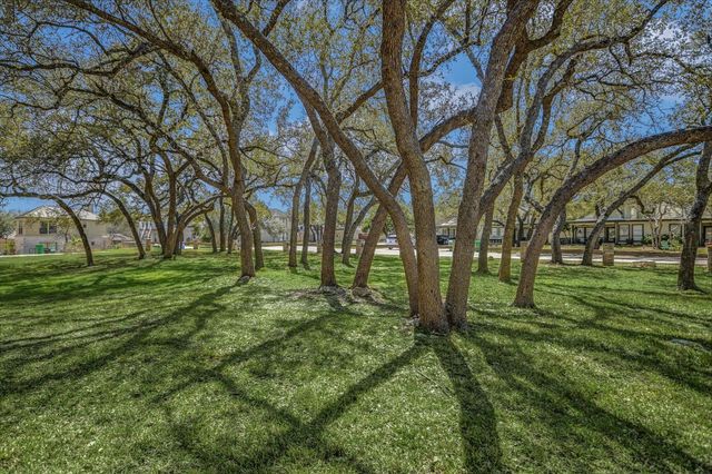 105 CRESCENT BLF, Austin, TX 78734