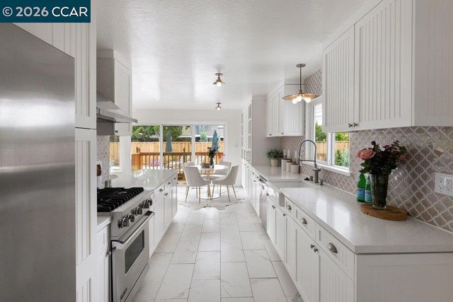 2426 Blackstone Dr, Walnut Creek, CA 94598