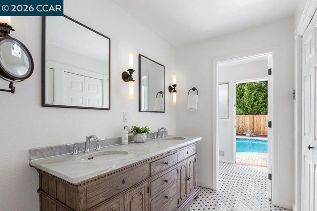 2426 Blackstone Dr, Walnut Creek, CA 94598