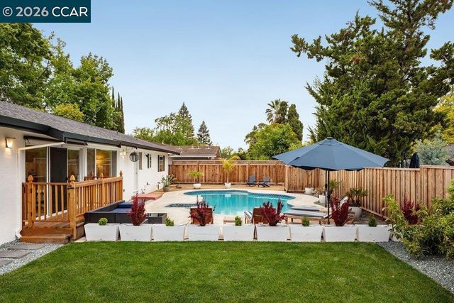 2426 Blackstone Dr, Walnut Creek, CA 94598