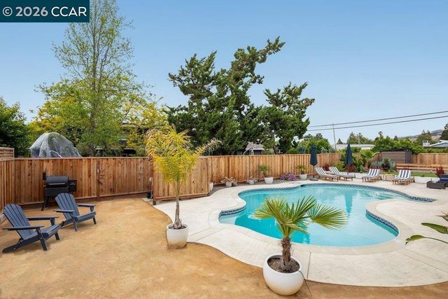 2426 Blackstone Dr, Walnut Creek, CA 94598