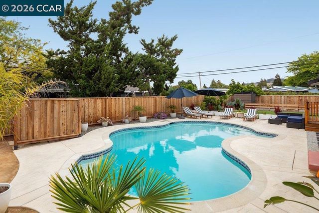 2426 Blackstone Dr, Walnut Creek, CA 94598