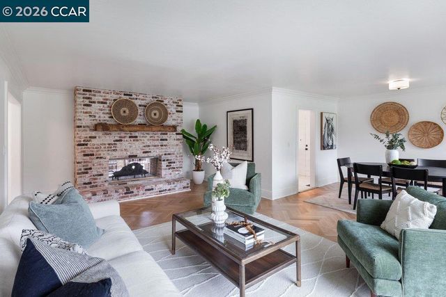 2426 Blackstone Dr, Walnut Creek, CA 94598