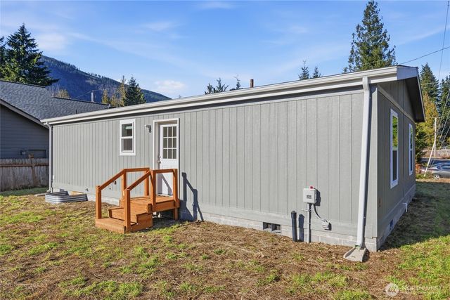 6330 Little Big Horn, Maple Falls, WA 98266