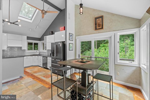 41 LYONS RUN RD, Glenmoore, PA 19343