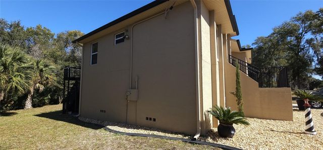 690 W LISBON PARKWAY, Deland, FL 32720