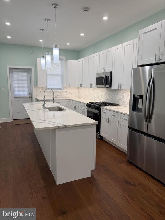 1321 W LOUDON ST, Philadelphia, PA 19141